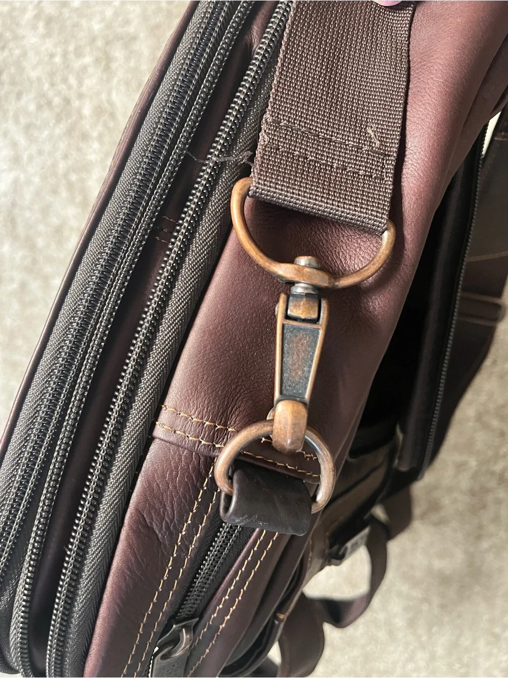 Kenneth Cole Reaction classic leather
